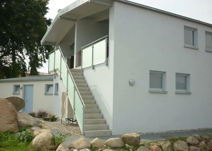Feriewohnungen Zum Leuchtturm Apartamento *